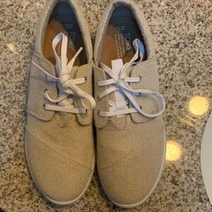 TOMS Light Tan Lace-Up Sneakers